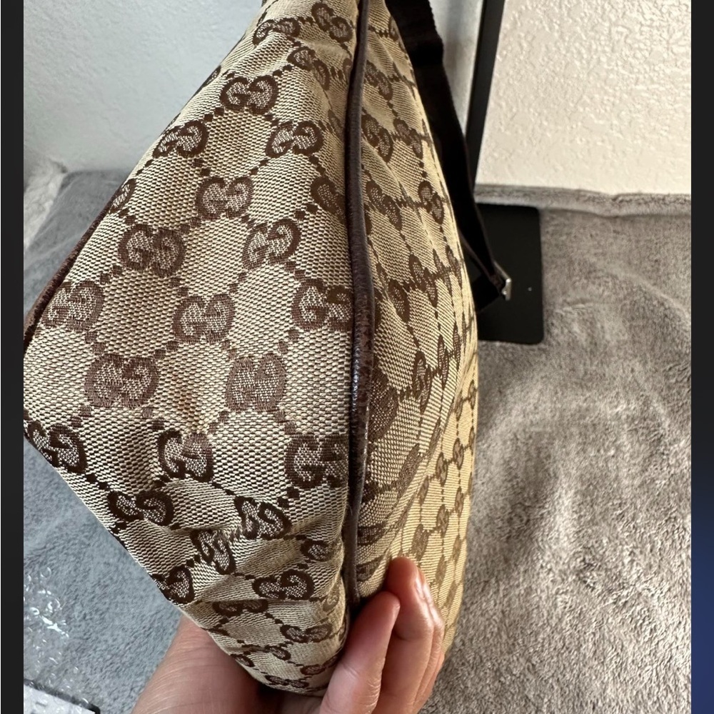 Gucci crossbody bag. - Picture 15 of 16
